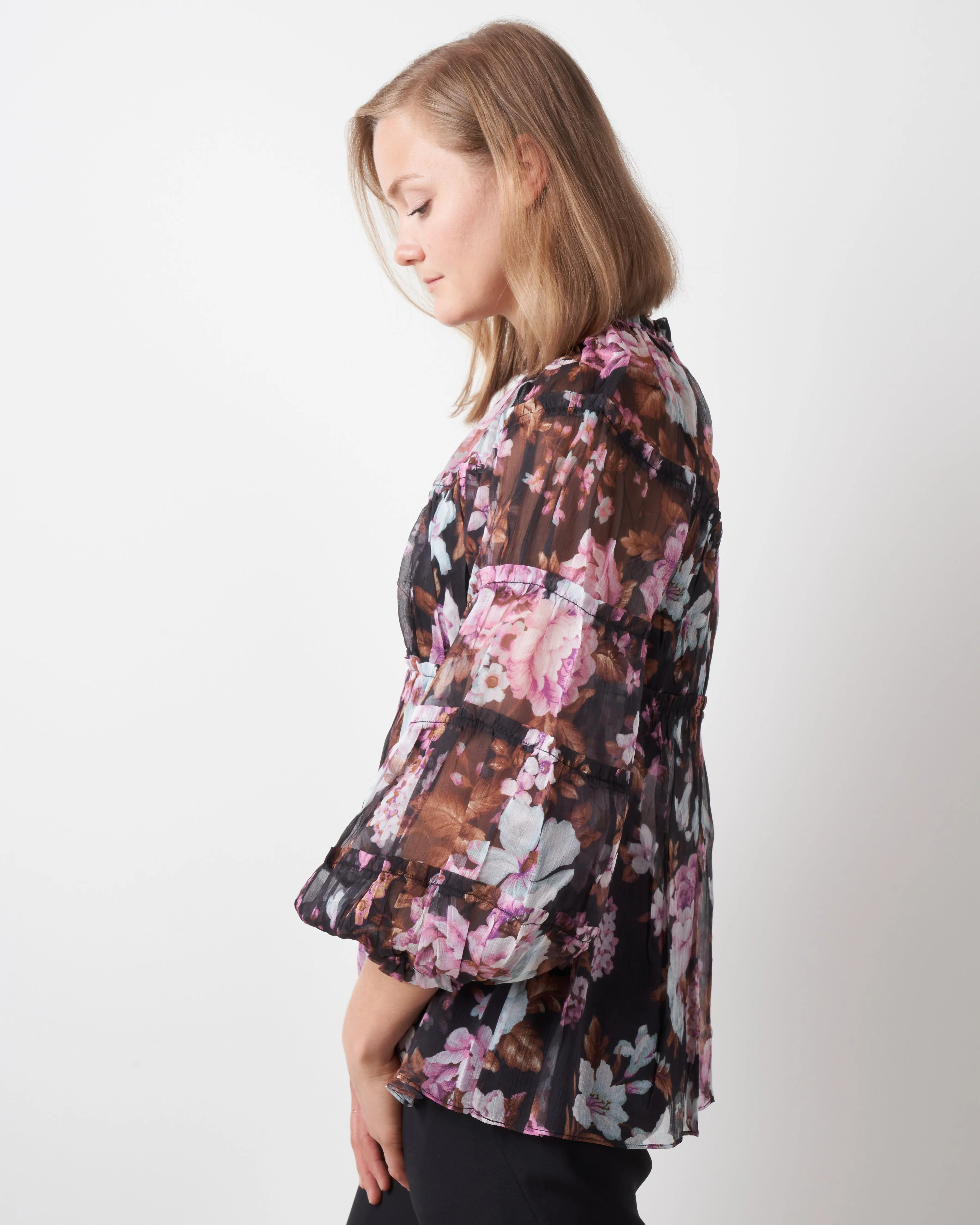 charm tiered blouse - black floral