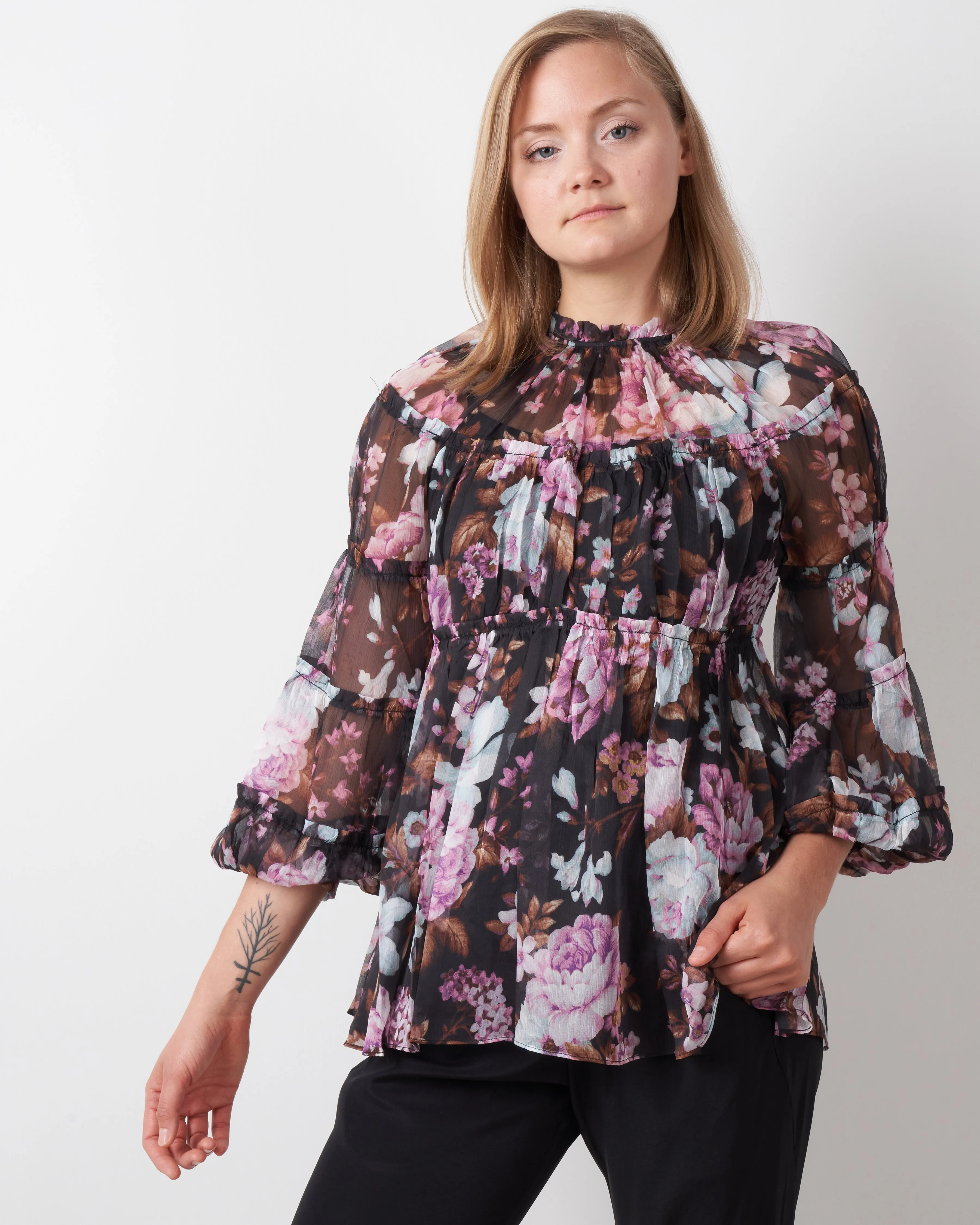 charm tiered blouse - black floral