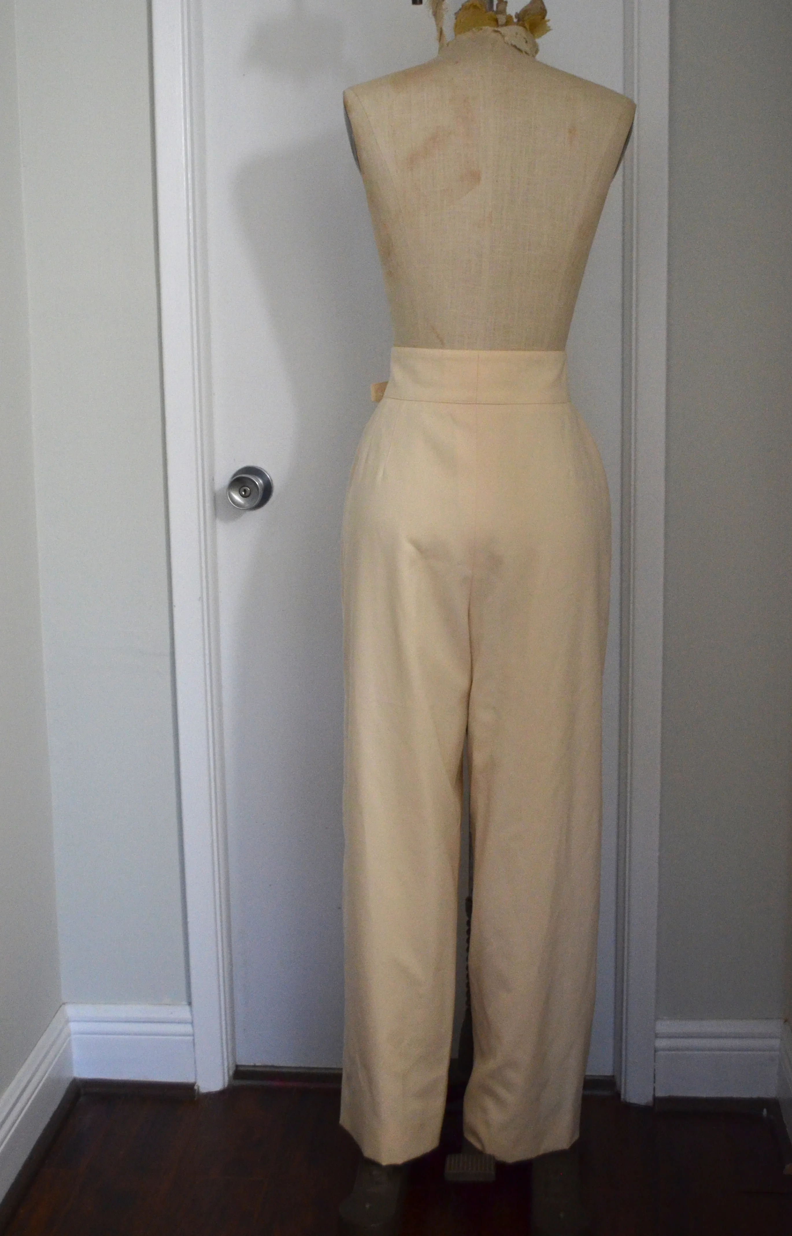 Escada High Waist Tailored beige Wide Leg pleated Trousers Pants