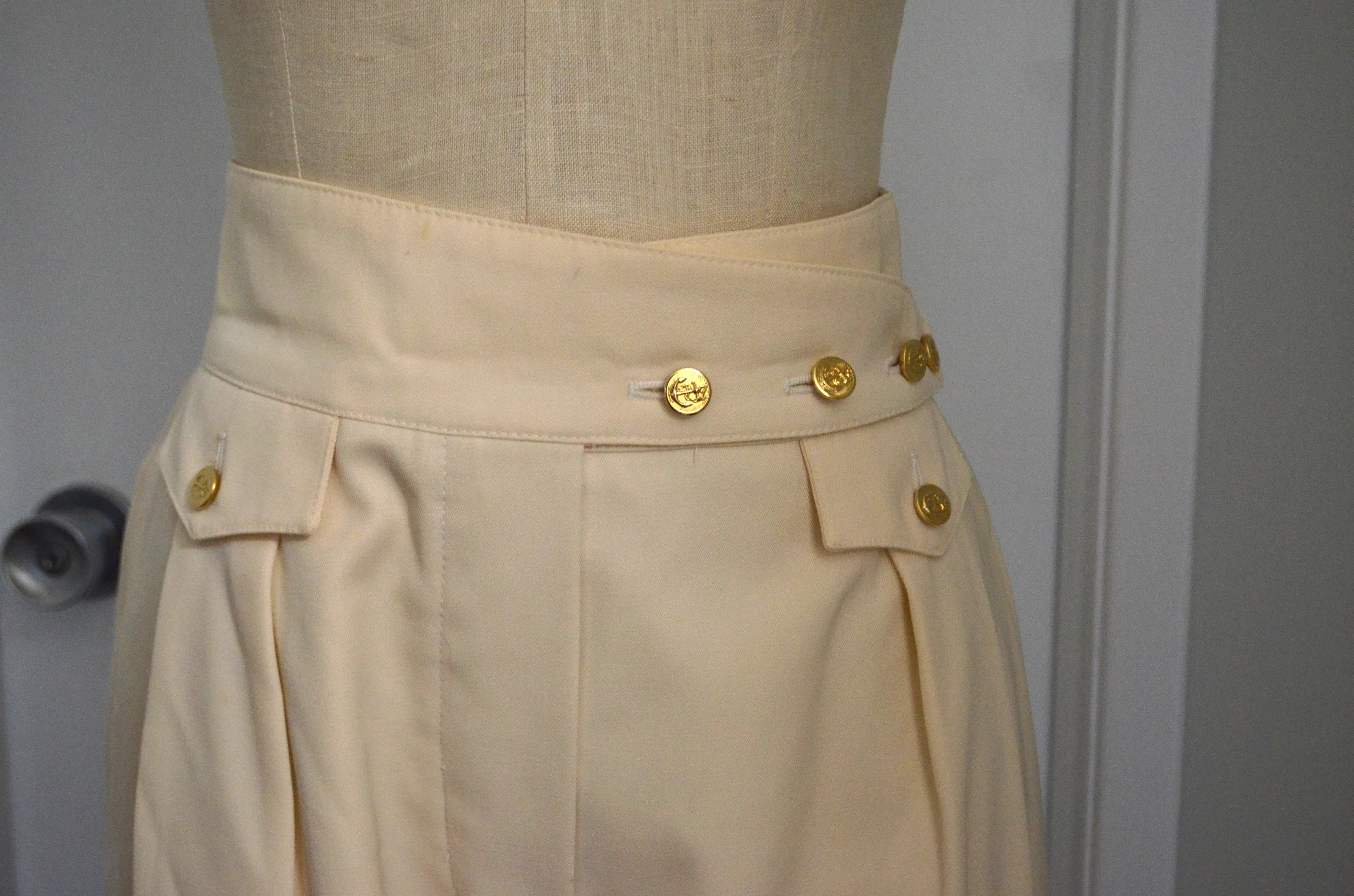 Escada High Waist Tailored beige Wide Leg pleated Trousers Pants